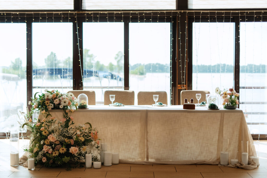 20+ Head Table Wedding Decoration Ideas
