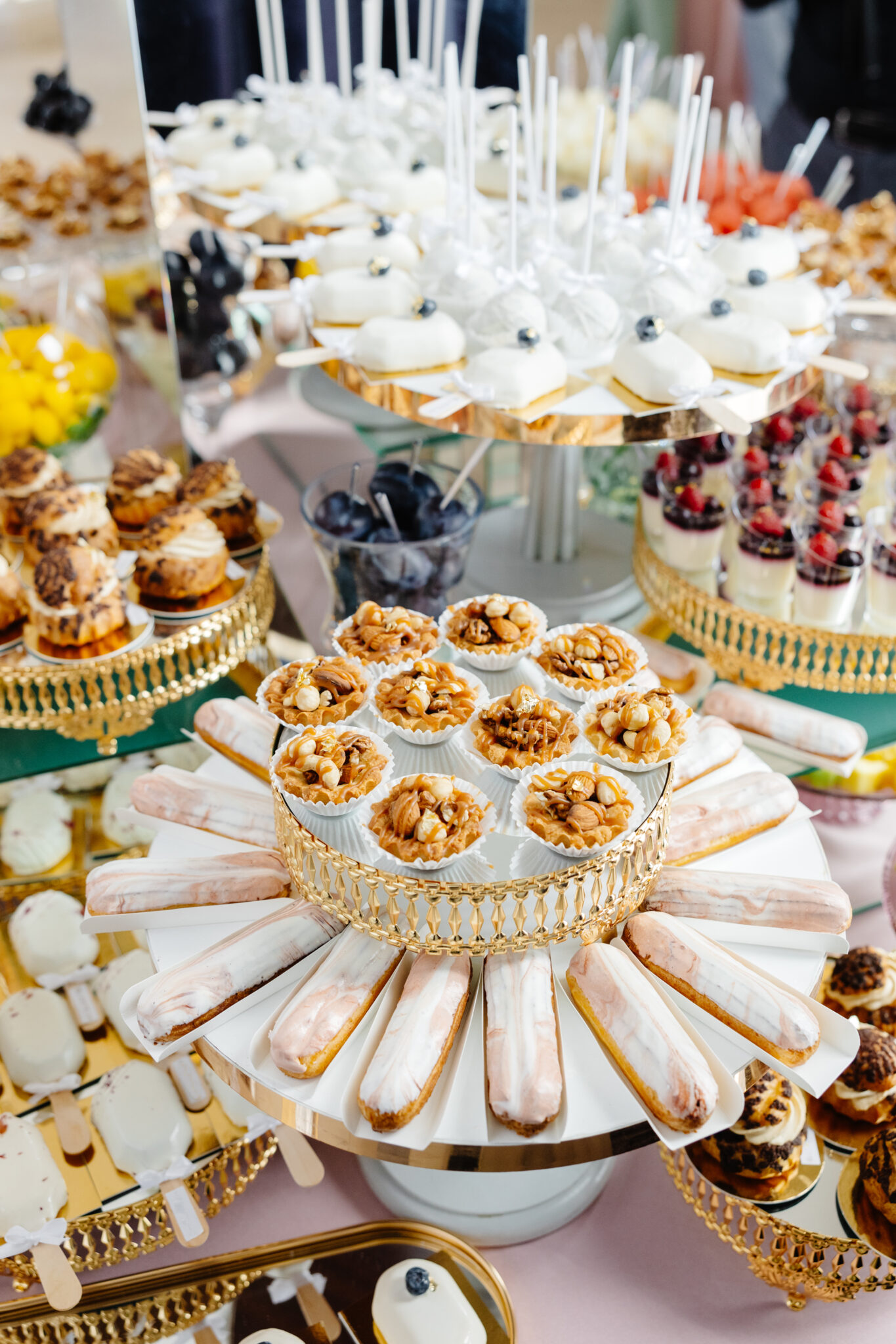 17 Wedding Dessert Tables 17 Wedding Dessert Tables