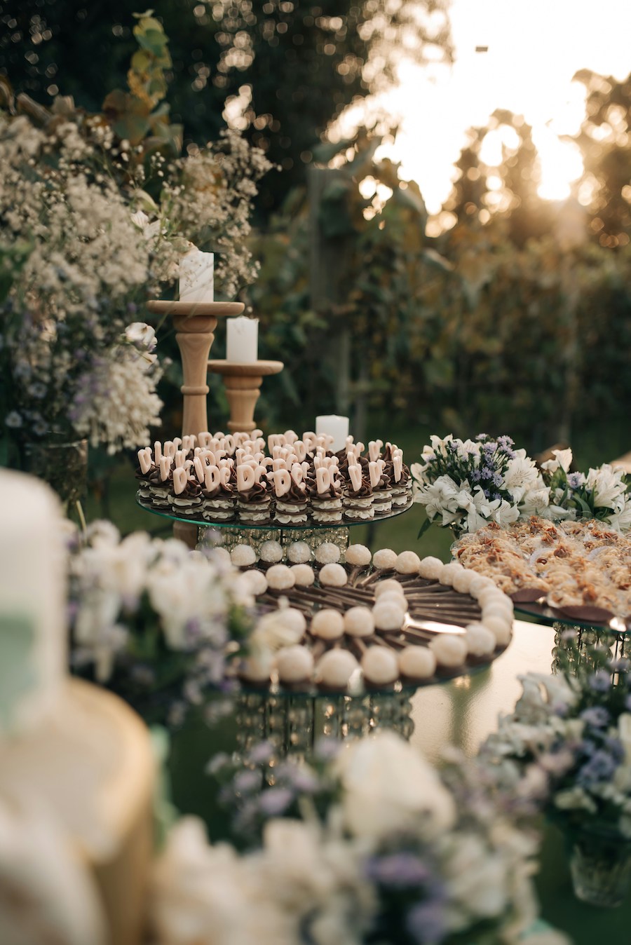 Rustig Cake Table 20 Rustic Wedding Dessert Tables