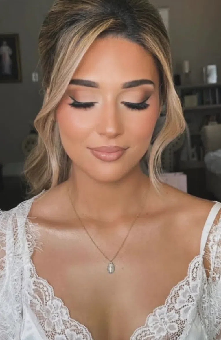 20+ Bridal Makeup Looks For Hazel Eyes, image size:764x1175
